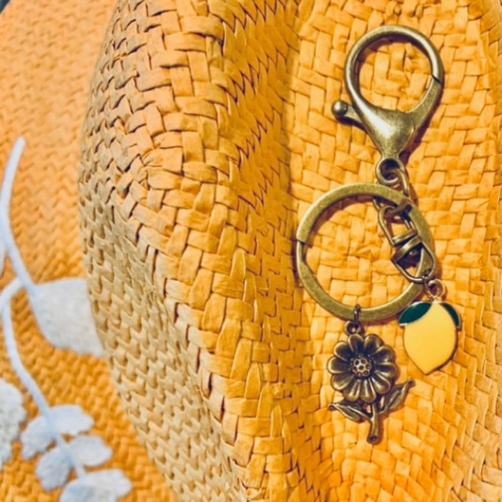 Bronze Sunflower 🌻 and lemon keychain